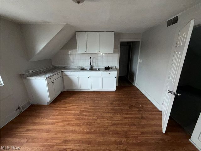 3150 W 40th Street, Cleveland, OH 44109