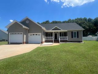 105 Falcon Lane, Chesnee, SC 29323