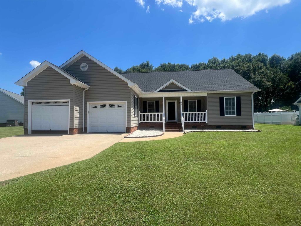105 Falcon Lane, Chesnee, SC 29323