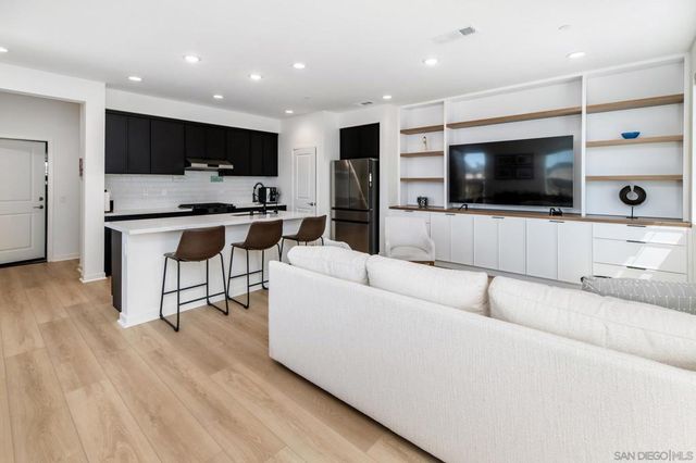 32395 Tannat Dr, Temecula, CA 92591