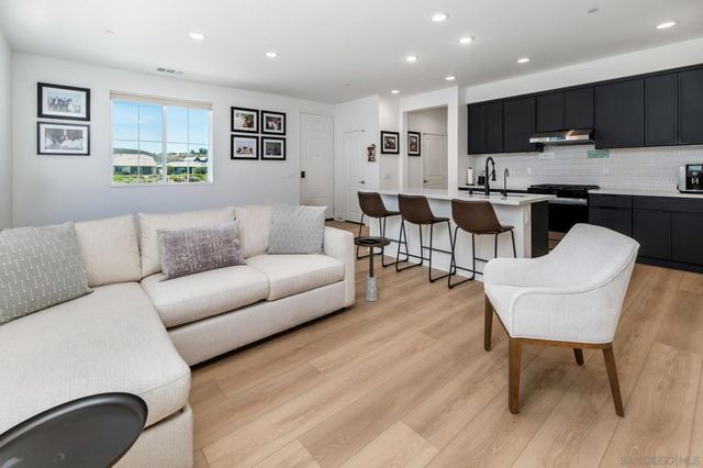 32395 Tannat Dr, Temecula, CA 92591