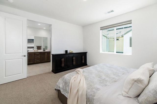 32395 Tannat Dr, Temecula, CA 92591