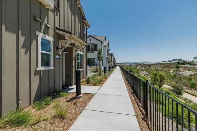 32395 Tannat Dr, Temecula, CA 92591