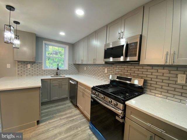 1213 CRESTVIEW RD, Darby, PA 19023