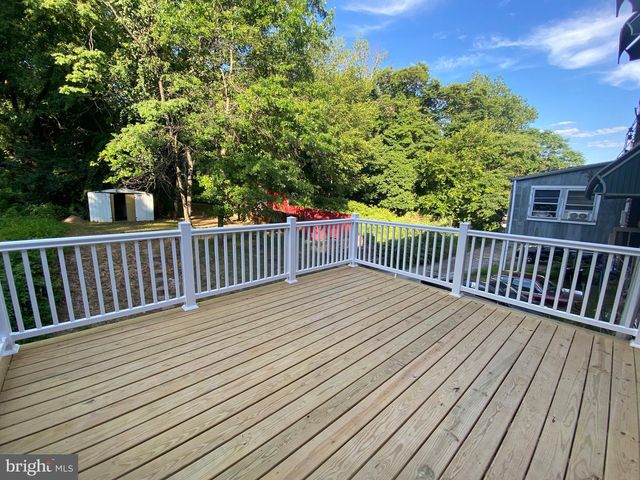 1213 CRESTVIEW RD, Darby, PA 19023