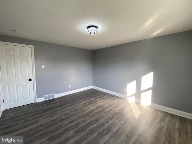 1213 CRESTVIEW RD, Darby, PA 19023