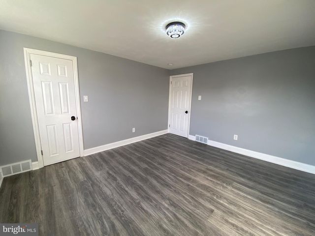 1213 CRESTVIEW RD, Darby, PA 19023