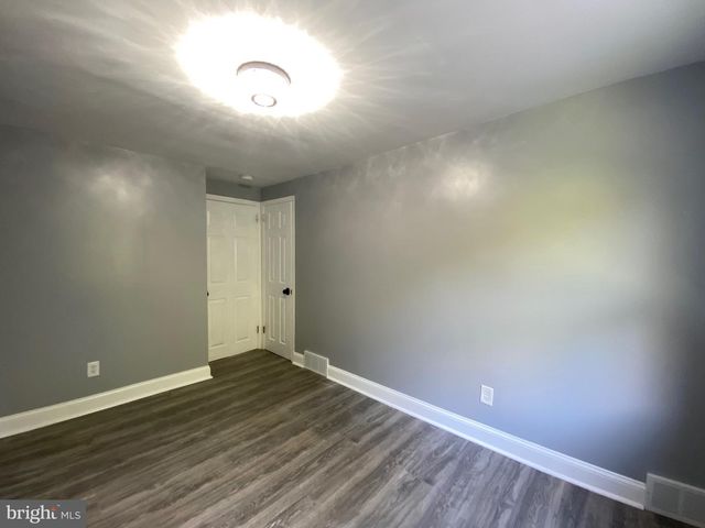 1213 CRESTVIEW RD, Darby, PA 19023