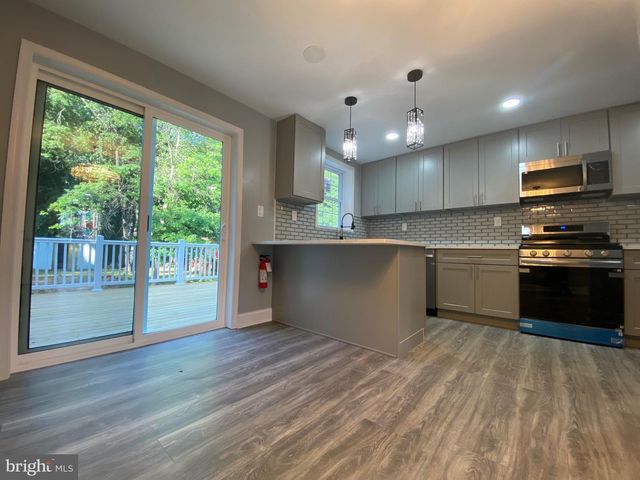 1213 CRESTVIEW RD, Darby, PA 19023