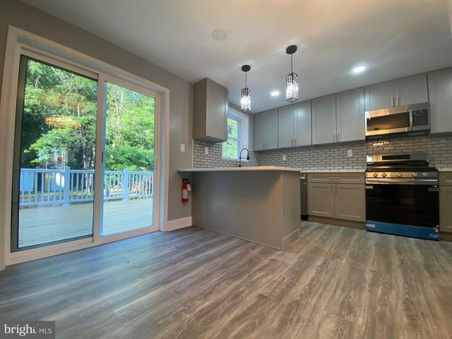 1213 CRESTVIEW RD, Darby, PA 19023