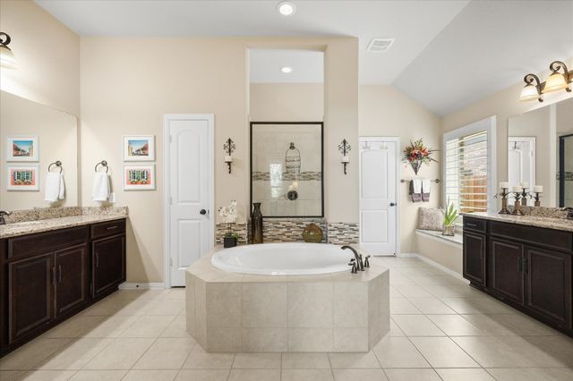 6413 Tuckers Place, Rowlett, TX 75089
