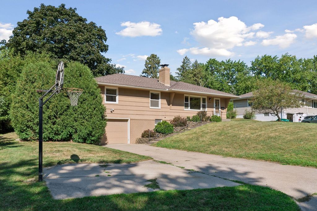 8224 Xerxes Avenue S, Bloomington, MN 55431 — photo 3
