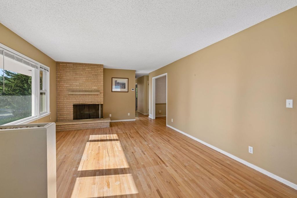 8224 Xerxes Avenue S, Bloomington, MN 55431 — photo 4