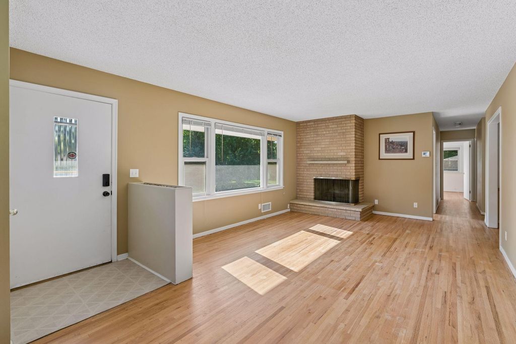 8224 Xerxes Avenue S, Bloomington, MN 55431 — photo 5