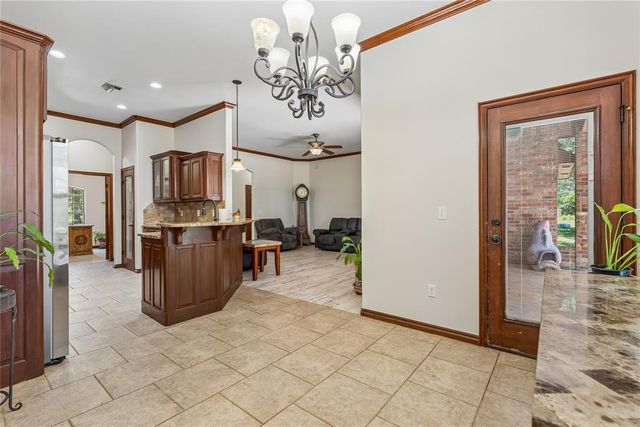5050 Pond Drive, Harrah, OK 73045