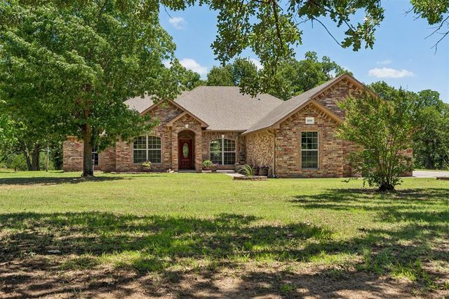 5050 Pond Drive, Harrah, OK 73045