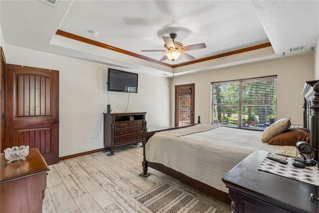 5050 Pond Drive, Harrah, OK 73045