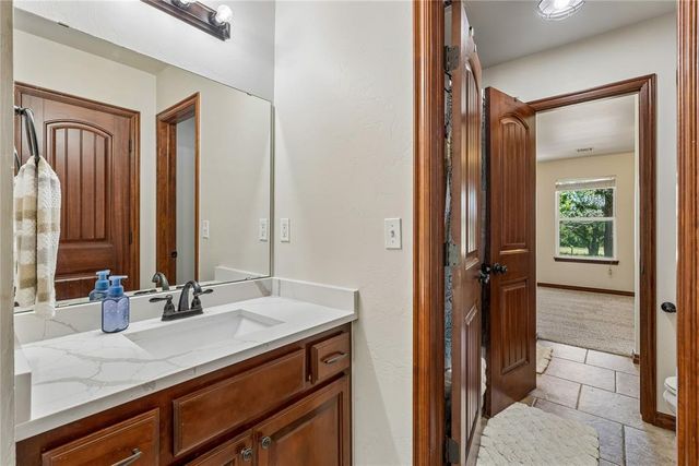 5050 Pond Drive, Harrah, OK 73045
