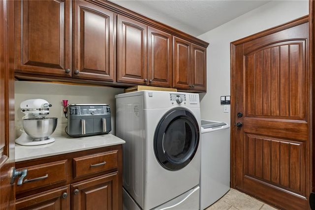 5050 Pond Drive, Harrah, OK 73045