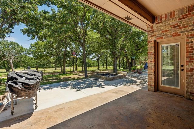 5050 Pond Drive, Harrah, OK 73045