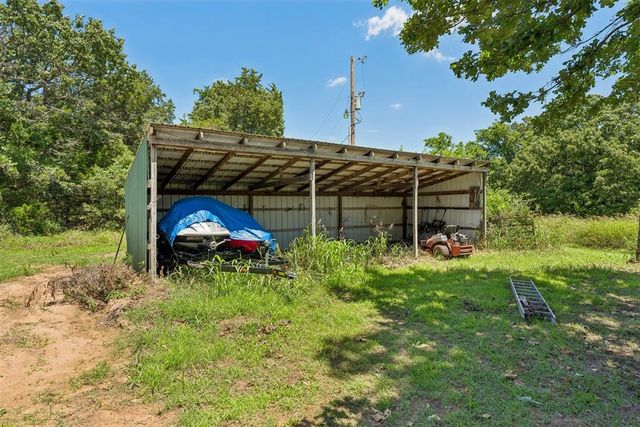 5050 Pond Drive, Harrah, OK 73045