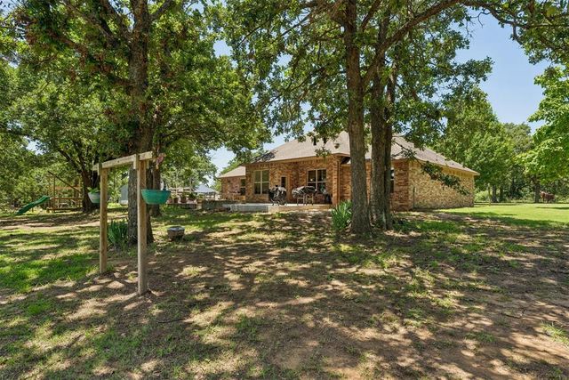 5050 Pond Drive, Harrah, OK 73045