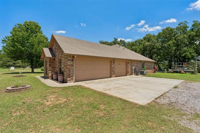 5050 Pond Drive, Harrah, OK 73045
