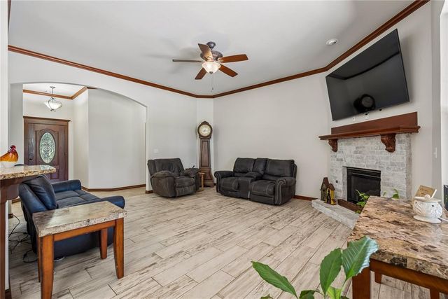 5050 Pond Drive, Harrah, OK 73045