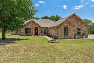 5050 Pond Drive, Harrah, OK 73045