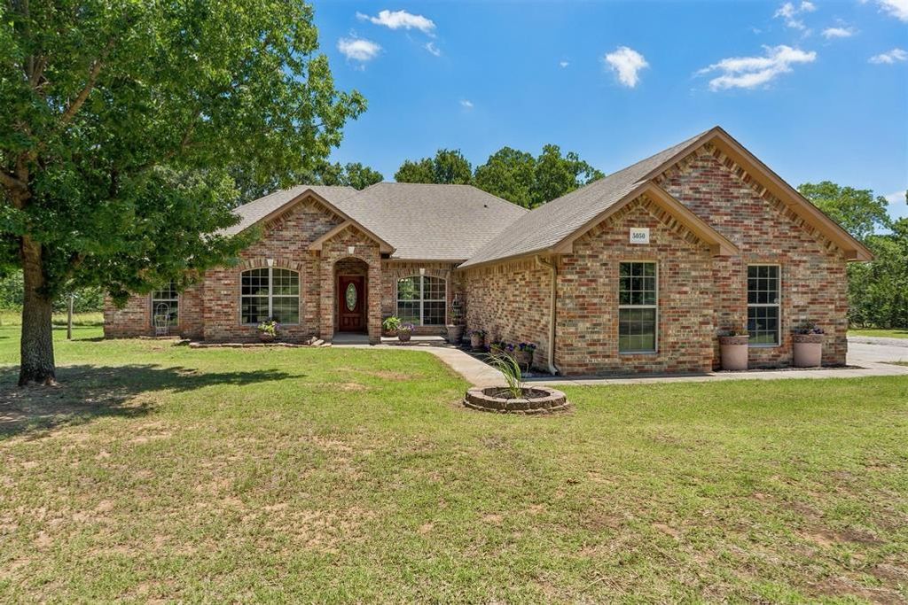 5050 Pond Drive, Harrah, OK 73045