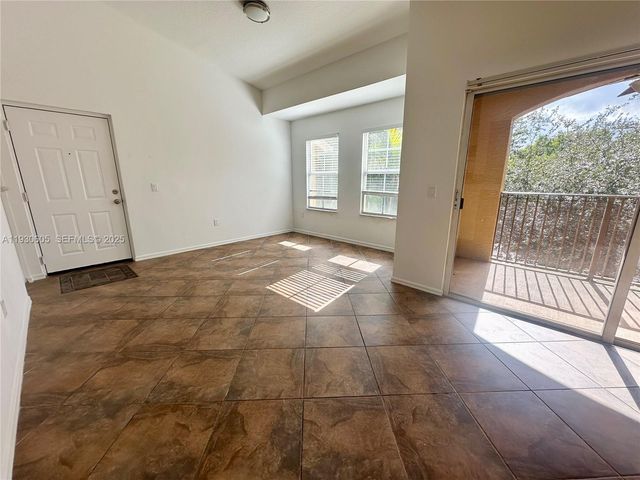 4190 San Marino Blvd 303, West Palm Beach, FL 33409