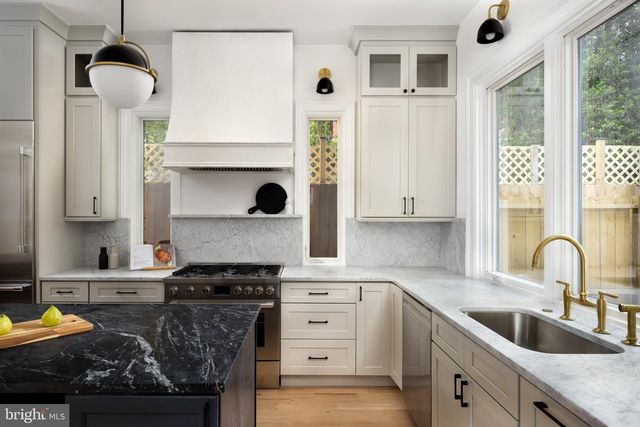 1241 4TH ST NW, Washington, DC 20001