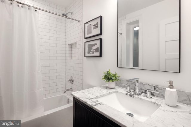 1241 4TH ST NW, Washington, DC 20001