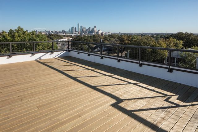 901 N Zang Boulevard 114, Dallas, TX 75208