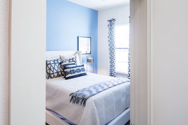 901 N Zang Boulevard 114, Dallas, TX 75208
