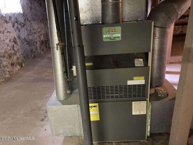 22 Lexington Avenue, Gloversville, NY 12078