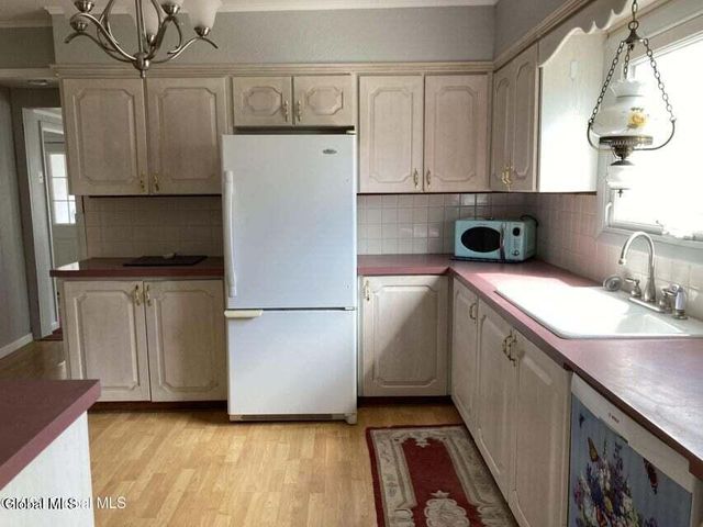 22 Lexington Avenue, Gloversville, NY 12078