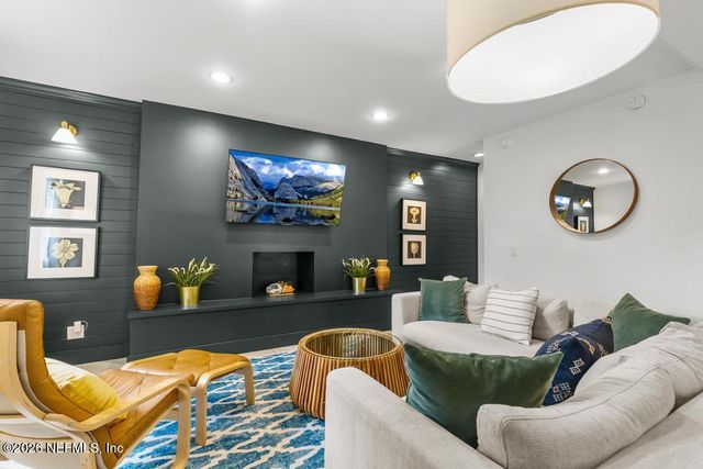 1602 7TH Street N, Jacksonville Beach, FL 32250