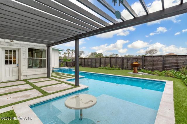 1602 7TH Street N, Jacksonville Beach, FL 32250