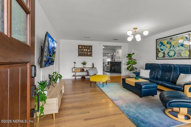 1602 7TH Street N, Jacksonville Beach, FL 32250