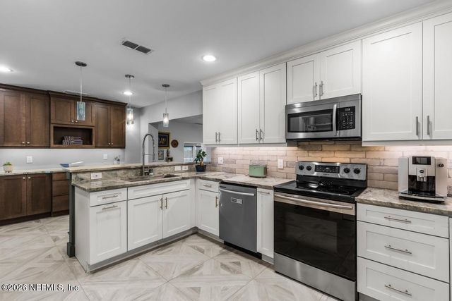 1602 7TH Street N, Jacksonville Beach, FL 32250