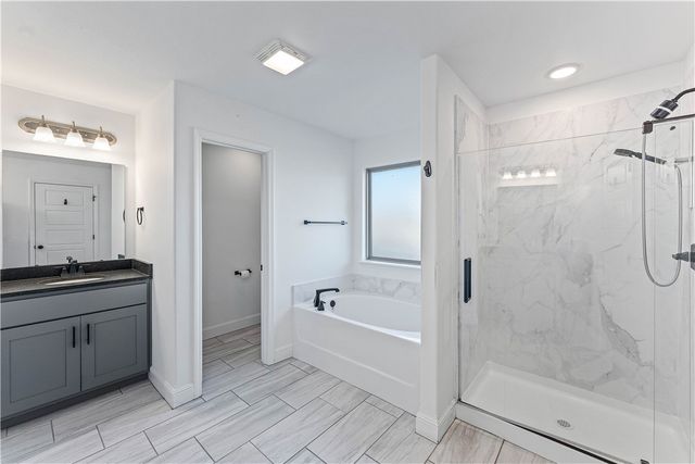 2401 Lock Lane, Pea Ridge, AR 72751