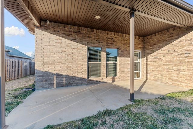 2401 Lock Lane, Pea Ridge, AR 72751