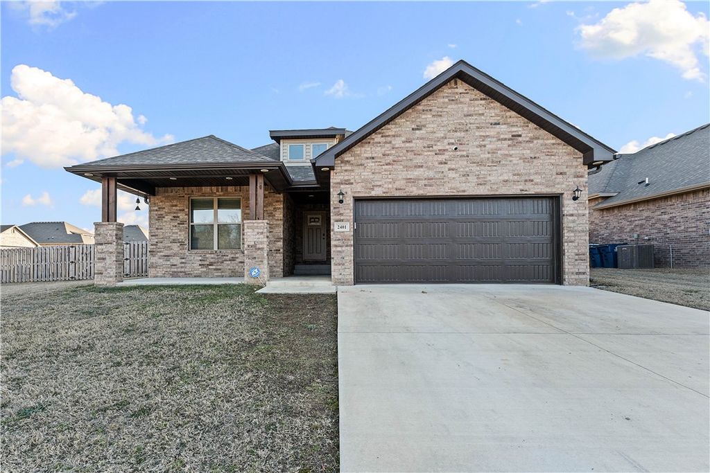 2401 Lock Lane, Pea Ridge, AR 72751