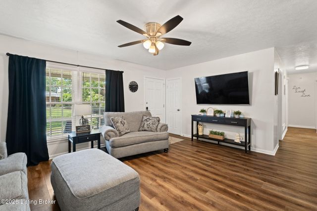 6212 Scottwood Dr, Louisville, KY 40258