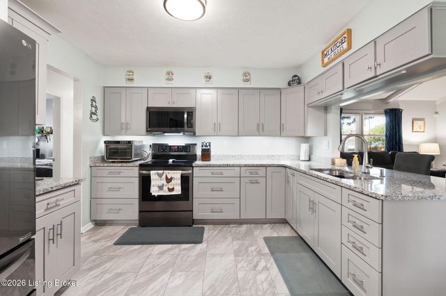 6212 Scottwood Dr, Louisville, KY 40258