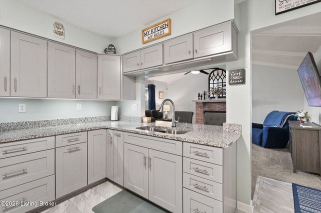 6212 Scottwood Dr, Louisville, KY 40258