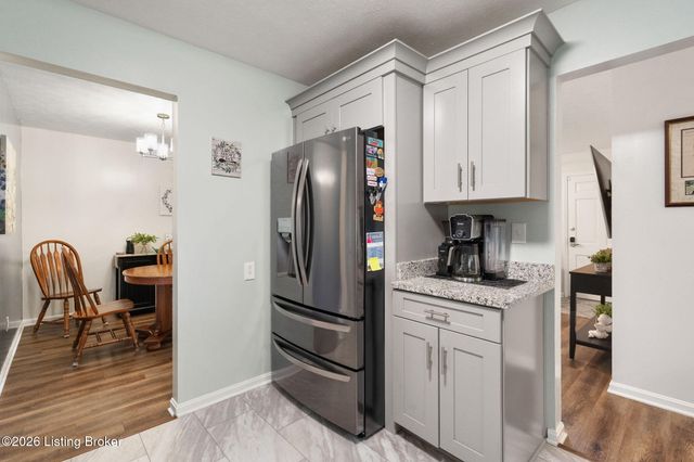 6212 Scottwood Dr, Louisville, KY 40258