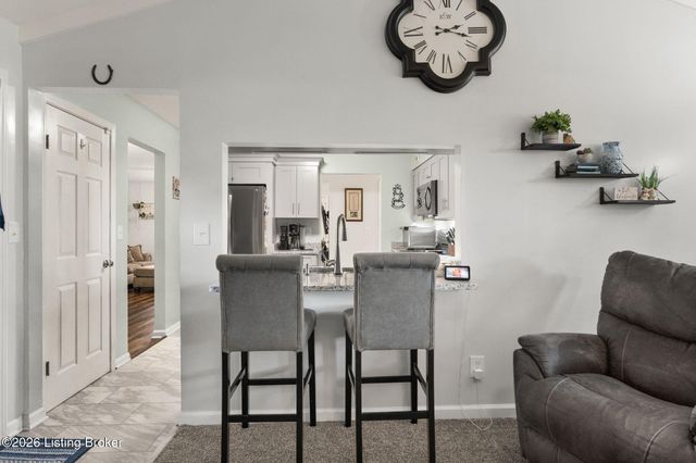 6212 Scottwood Dr, Louisville, KY 40258