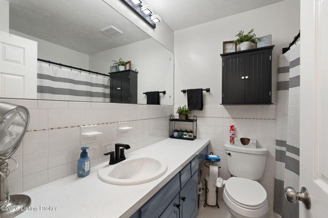 6212 Scottwood Dr, Louisville, KY 40258